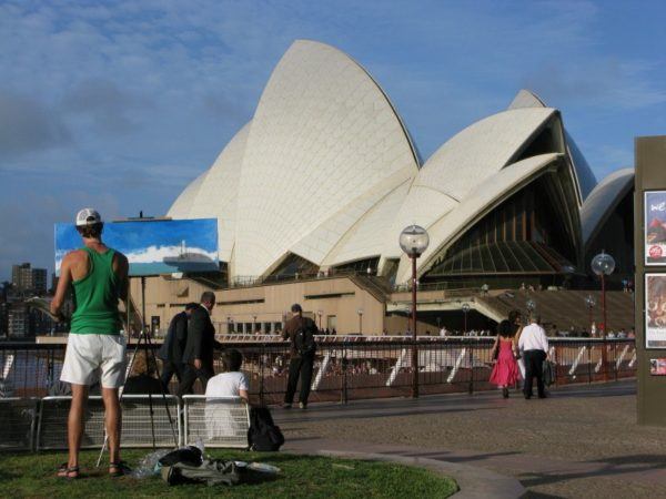 IMG_3973_1 man painting the Sydney Opera House - observations from Sydney