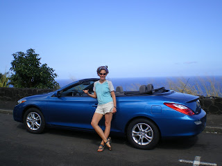 Nora Dunn, The Professional Hobo, Driving around Hawaii in a blue convertible
