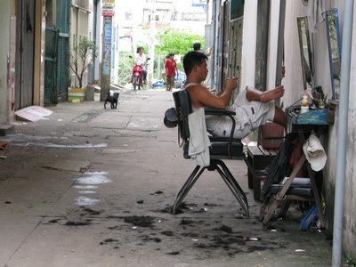 random hairdresser killing time