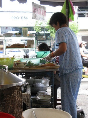 "My" Vietnamese street food noodle lady - best breakfasts ever