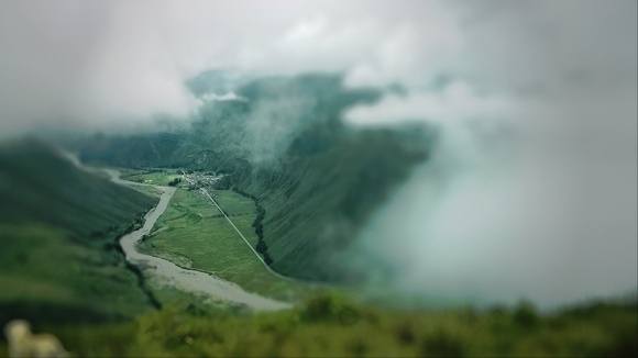 trekking high above the Sacred Valley of Peru